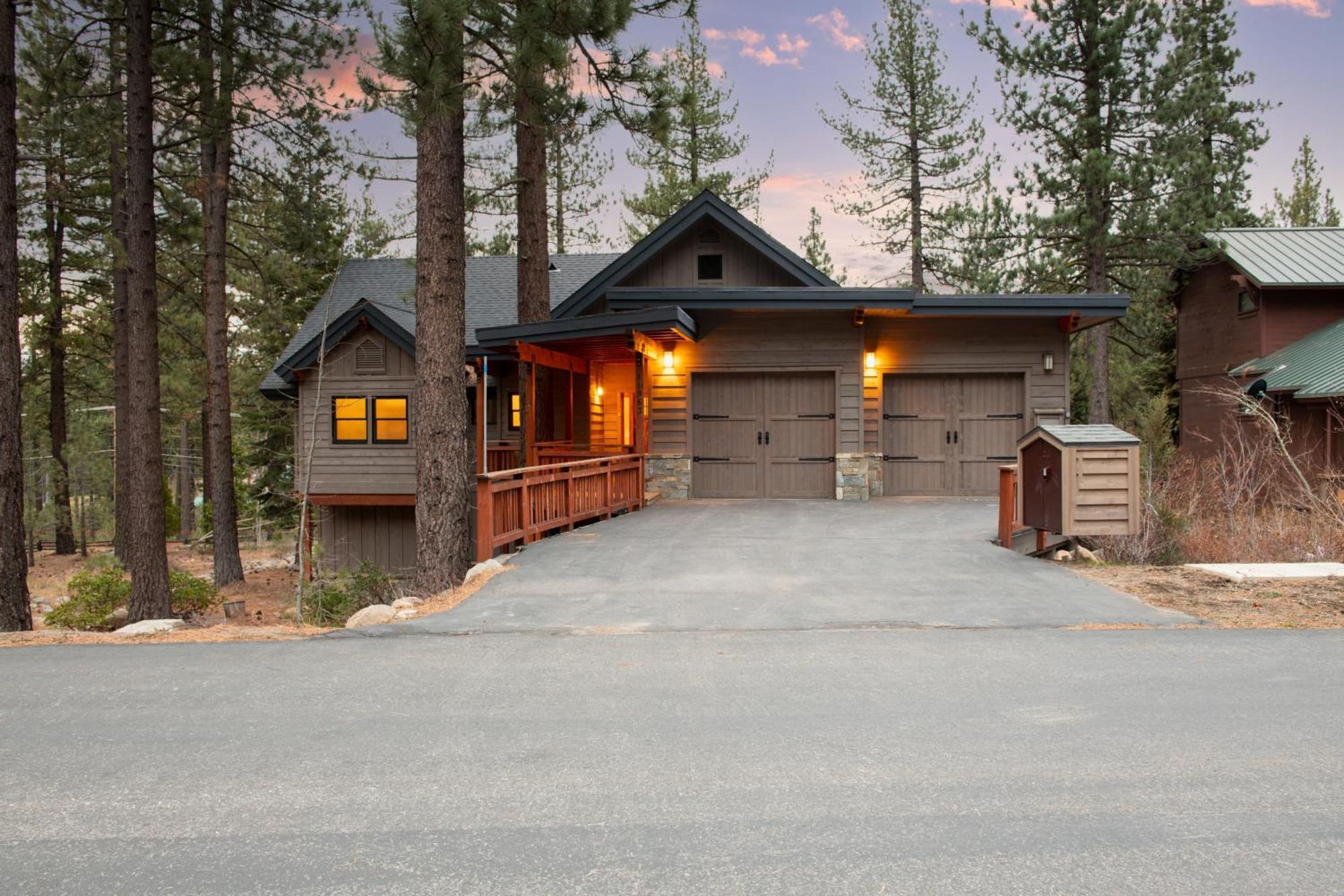 Coyote Moon By Avantstay Cabin Wsauna Mins From Dt Truckee Northstar 외부 사진