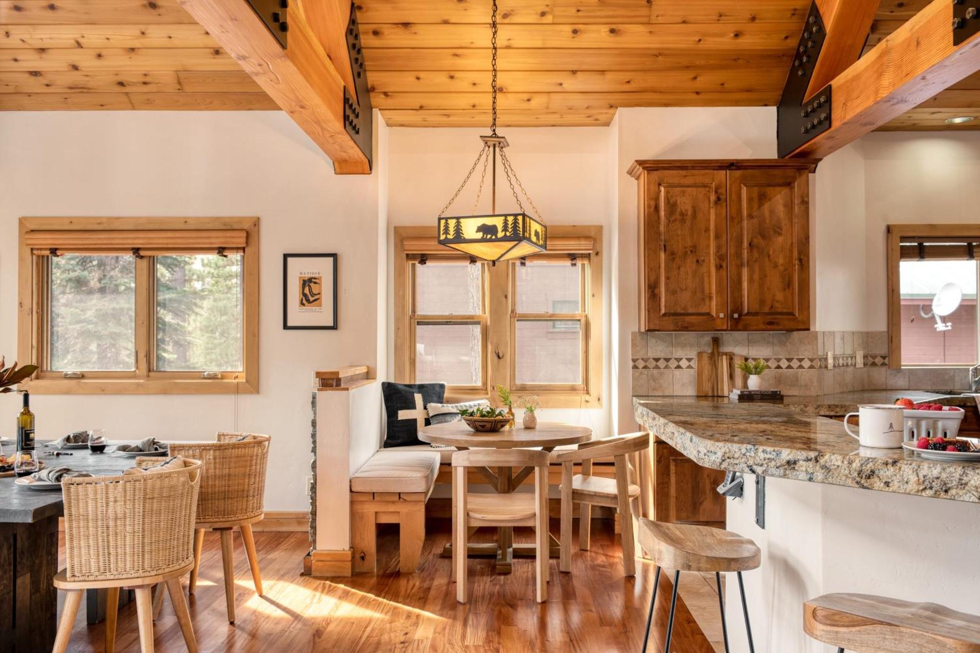 Coyote Moon By Avantstay Cabin Wsauna Mins From Dt Truckee Northstar 외부 사진